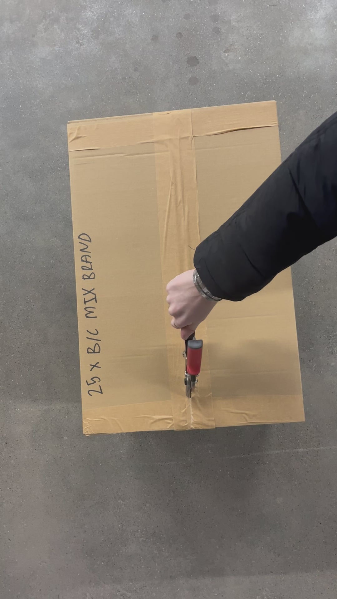 Collection of 50X MIX BRAND SWEATERS B/C GRADE in a gallery layout