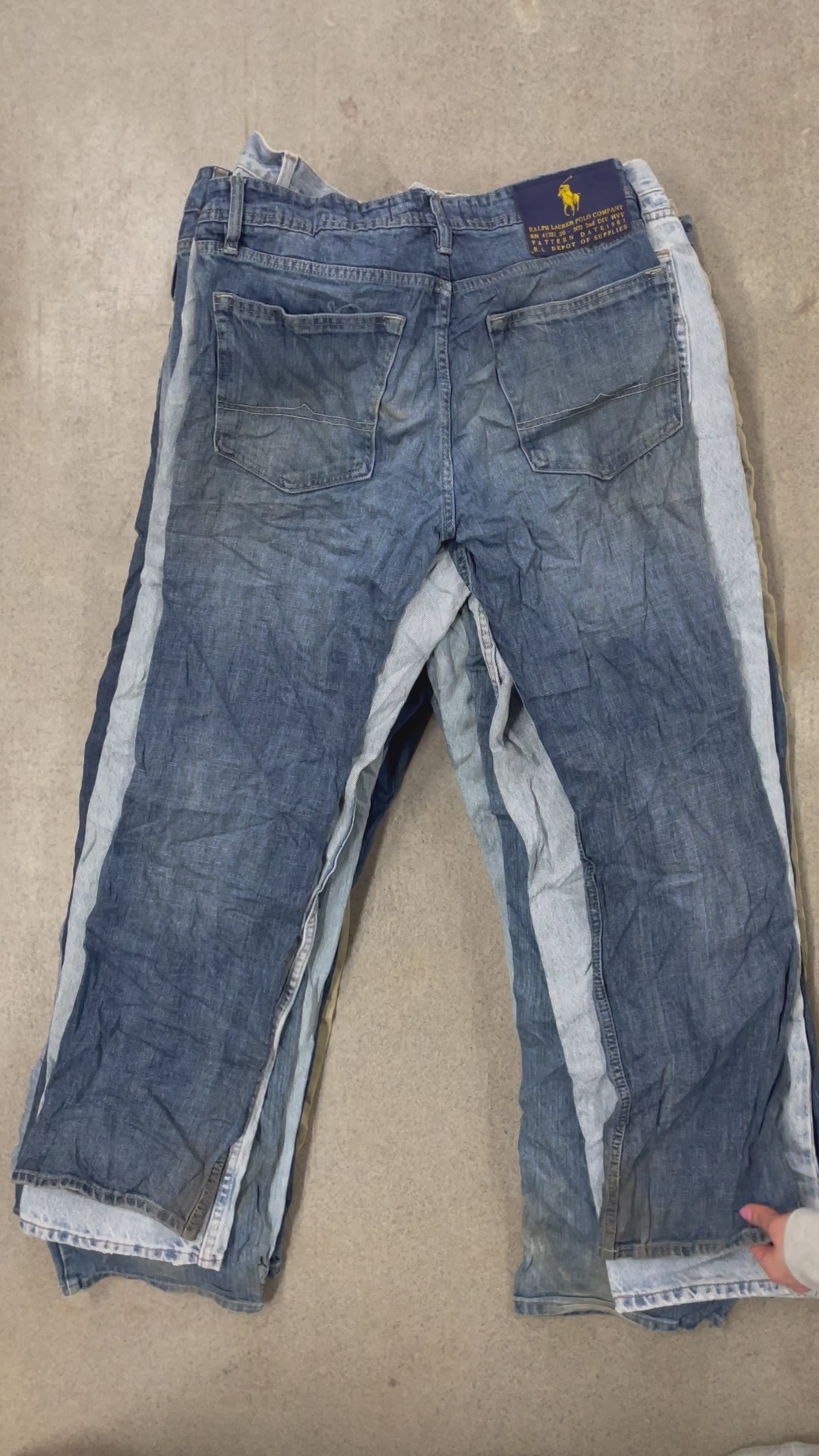 Collection of polo tommy jeans grade b in a gallery layout