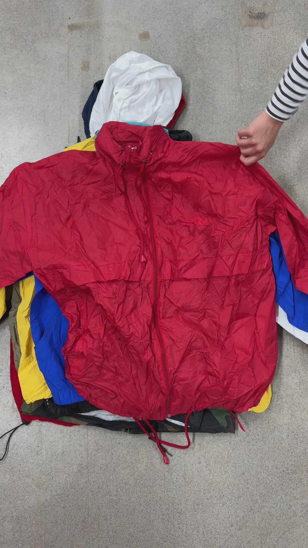 Collection of 50X UNBRANDED VINTAGE WINDBREAKERS in a gallery layout