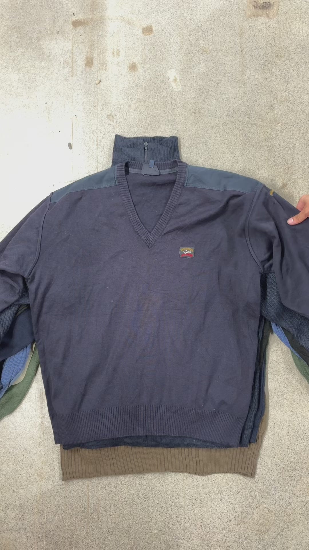 Collection of 40X ARMY SWEAT in a gallery layout