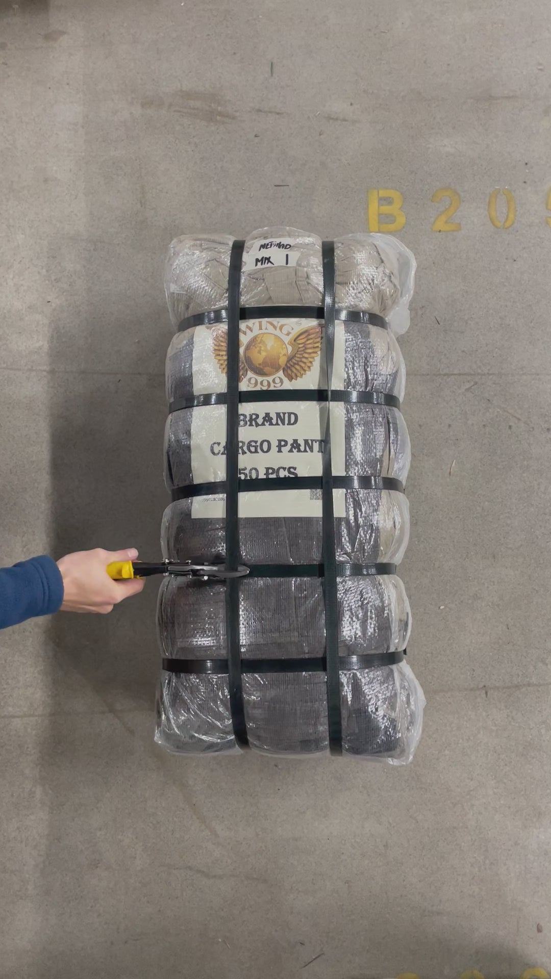 Collection of 50X BRANDED CARGO PANTS in a gallery layout