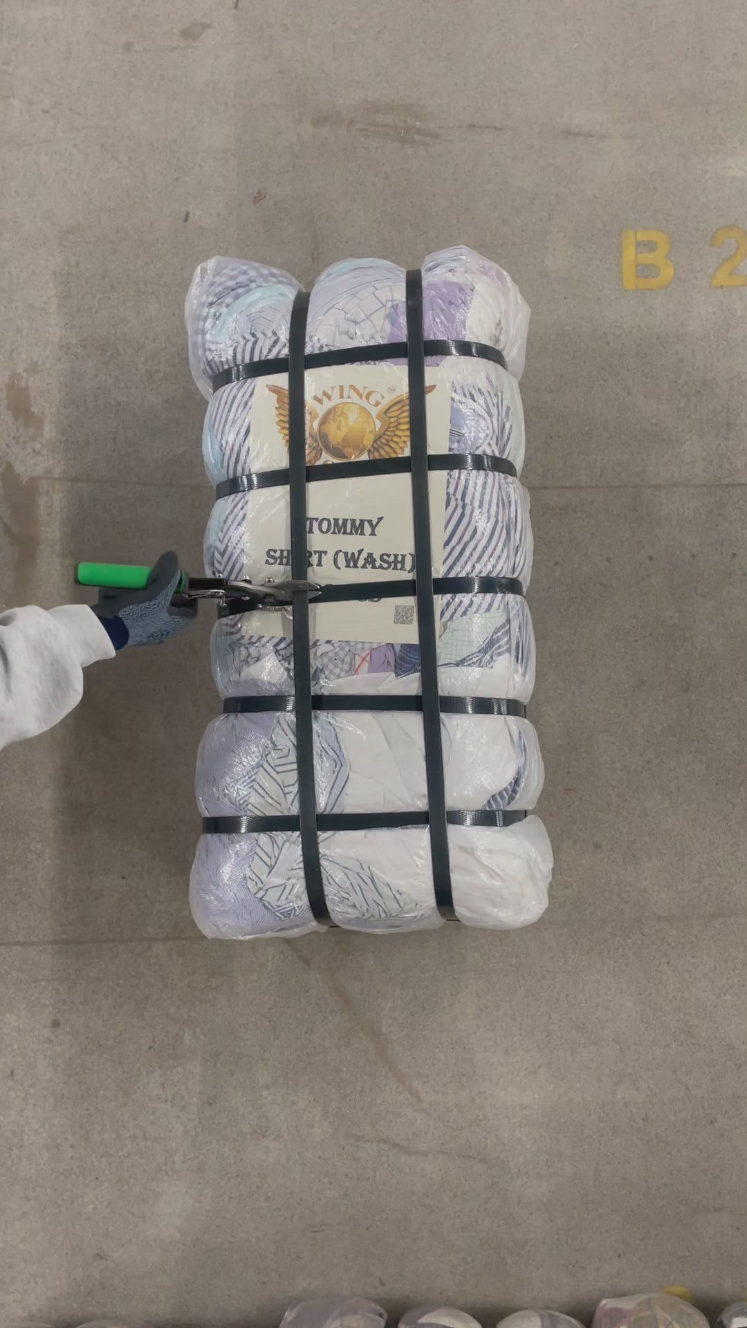 Collection of 100X TOMMY HILFIGER SHIRT GRADE A/B in a gallery layout