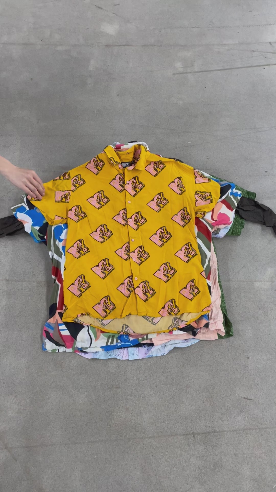 Collection of 50X CRAZY FUNKY SUMMER SHIRTS in a gallery layout