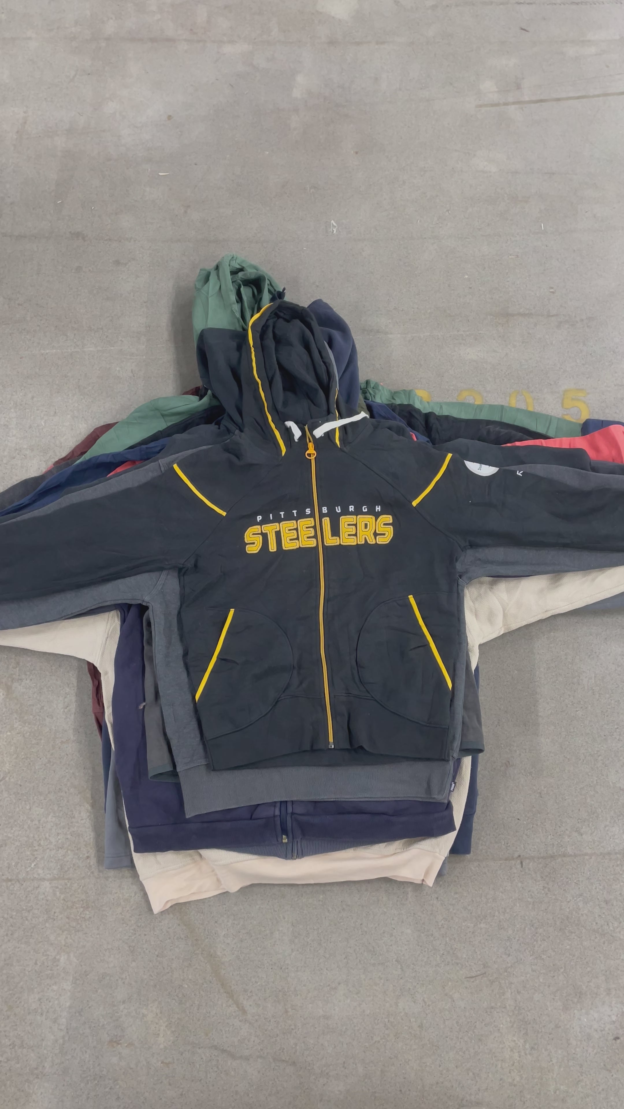 Collection of 25X MIXED BRAND SWEATSHIRTS & HOODIES in a gallery layout