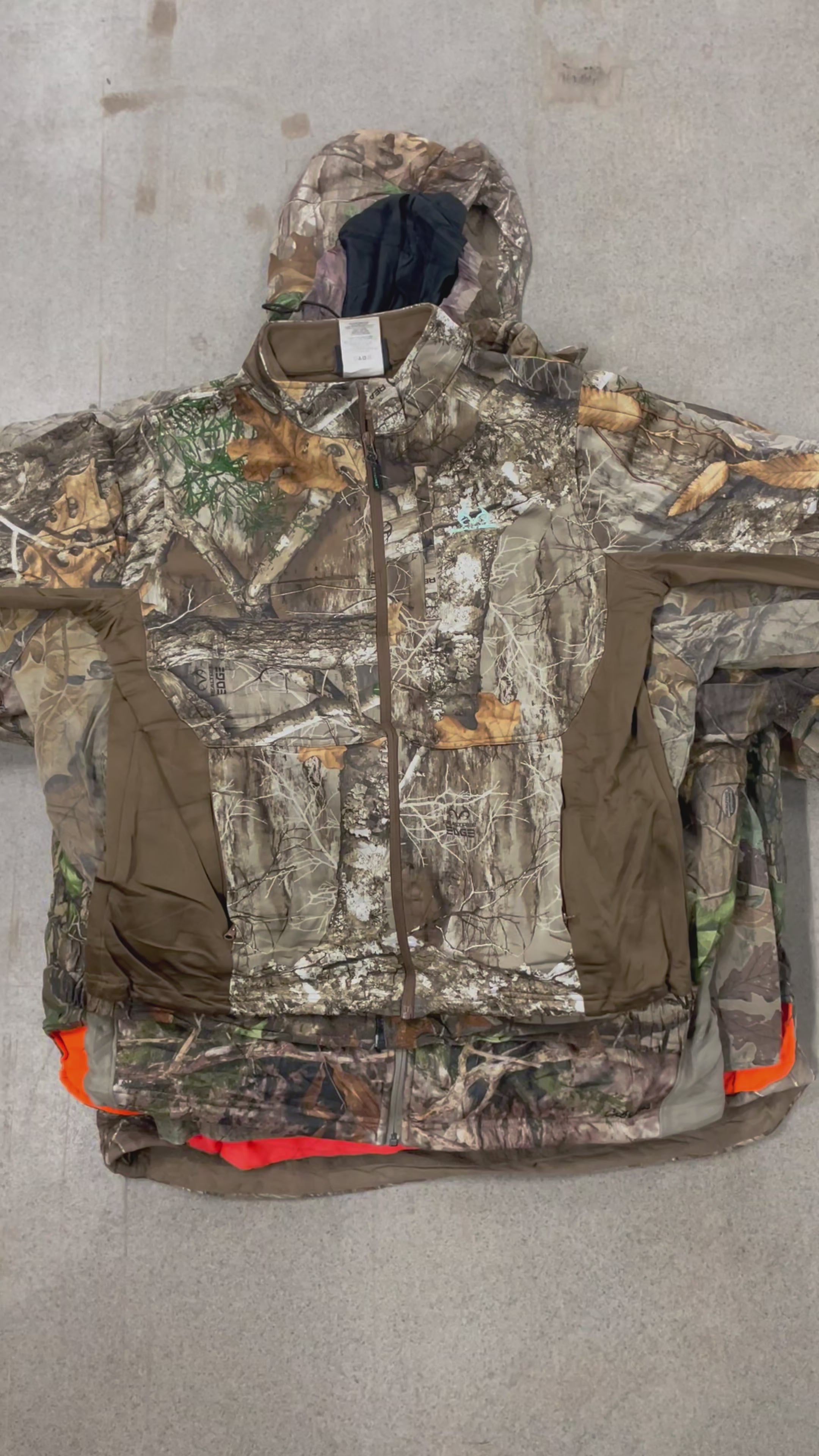 Collection of 25X REALTREE STYLE JACKETS in a gallery layout