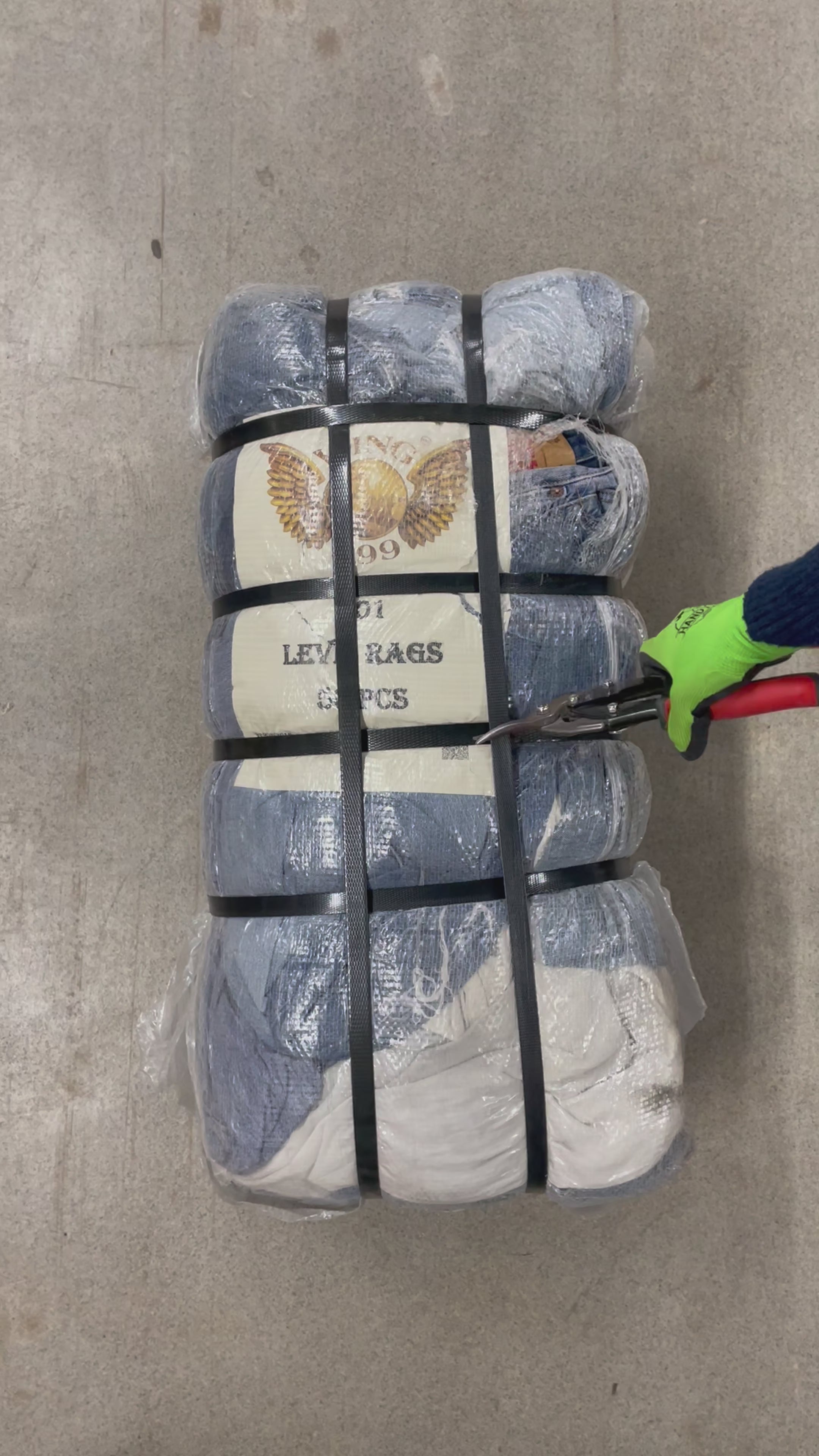 Collection of 25X 501 LEVI'S RAGS in a gallery layout