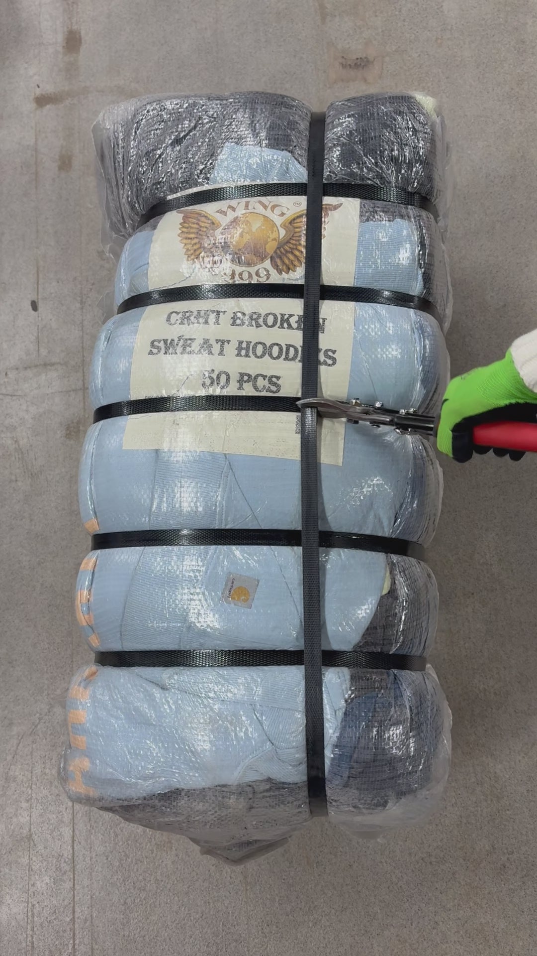 Collection of 40X CARHARTT BROKEN HOODIES in a gallery layout