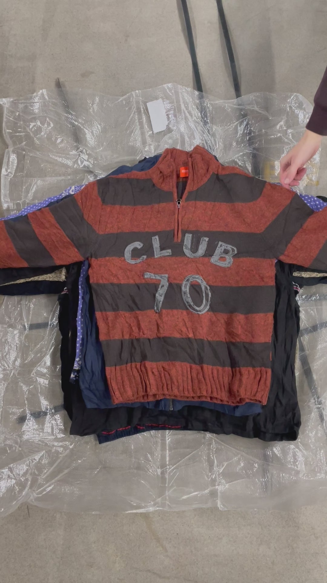 Collection of 50X MIX BRAND SWEATER in a gallery layout