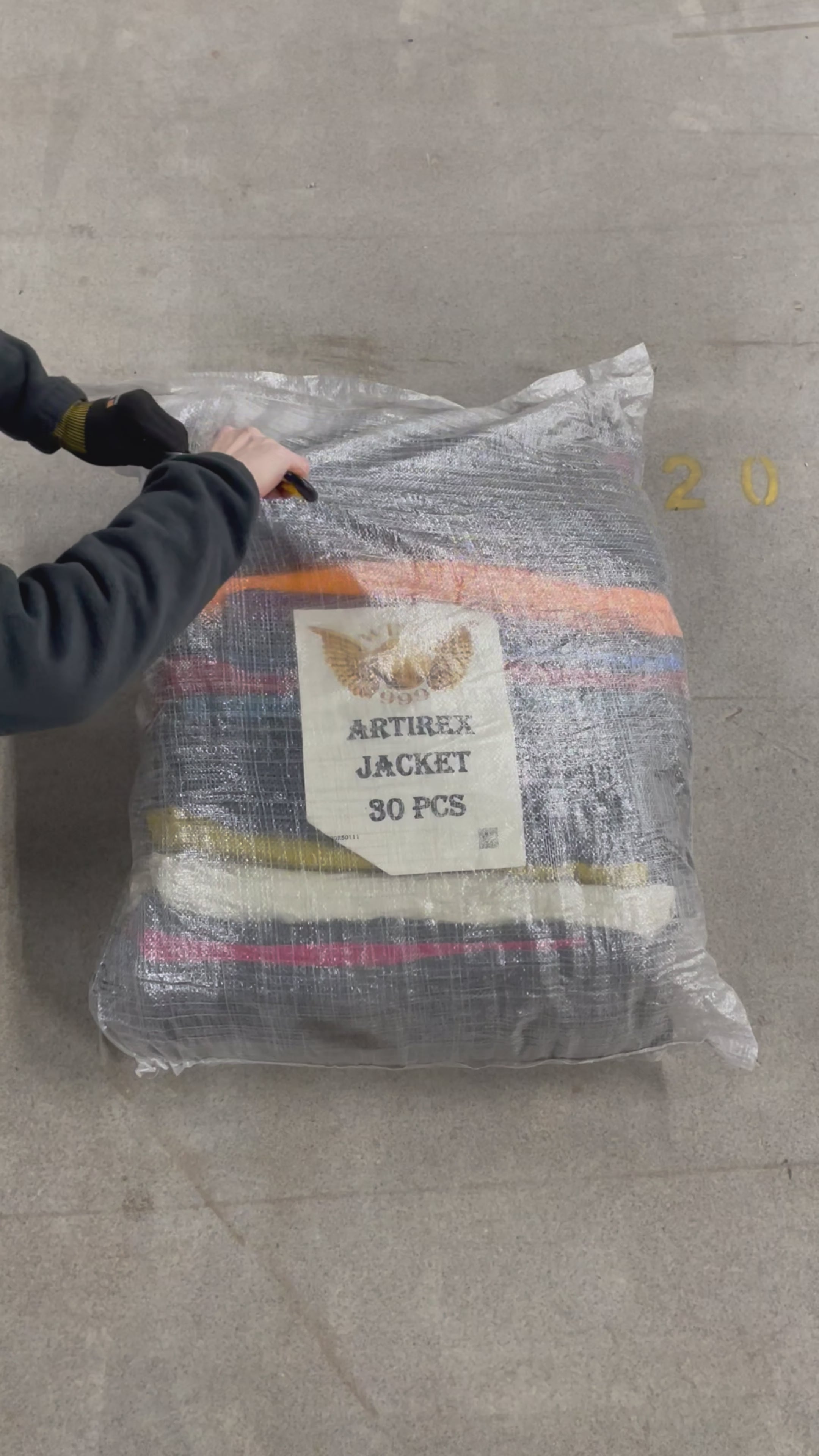 Collection of 10X ARCTERYX MIX in a gallery layout