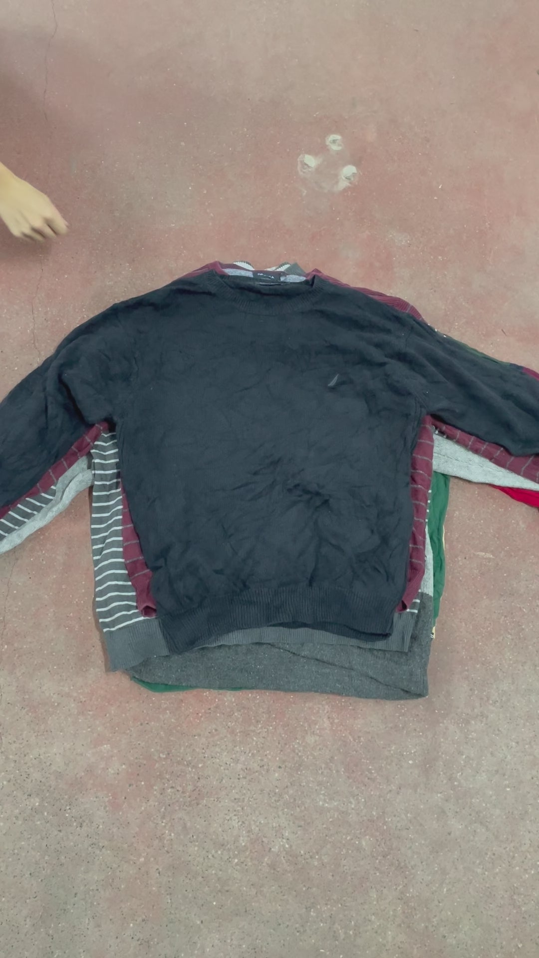 Collection of 25X NAUTICA KNITWEAR in a gallery layout