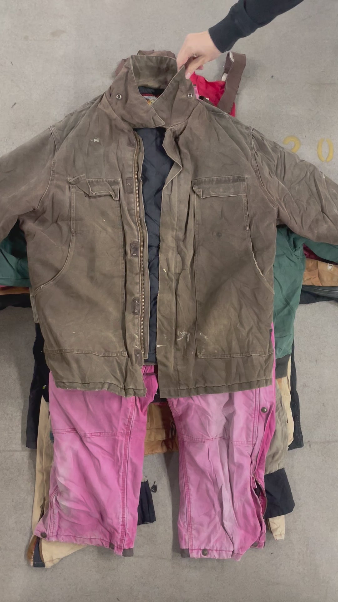 Collection of 25X CARHARTT BROKEN STYLE in a gallery layout