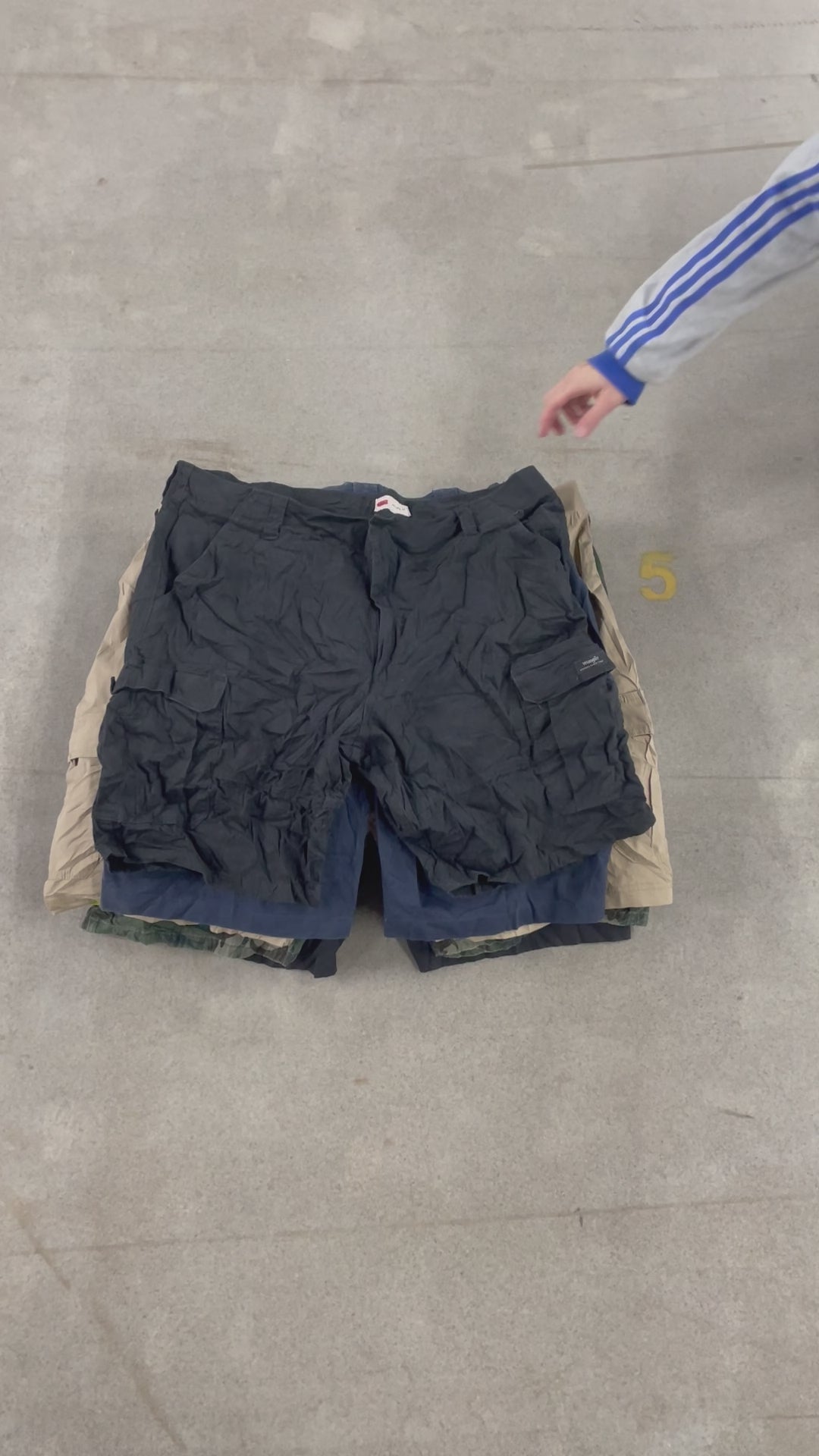 Collection of 50X BRANDED CARGO SHORTS in a gallery layout