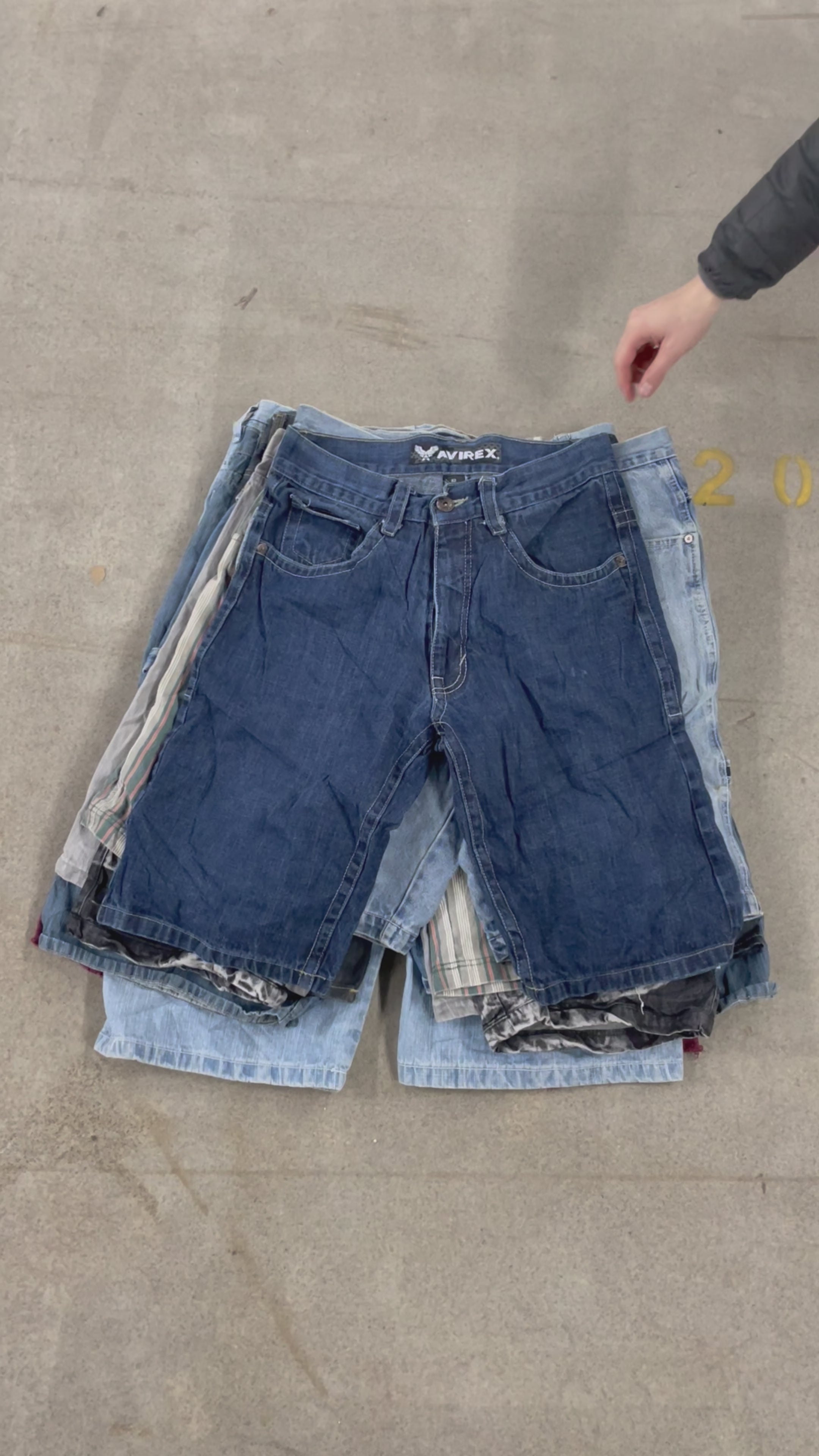 Collection of 25x HIP HOP SHORTS in a gallery layout