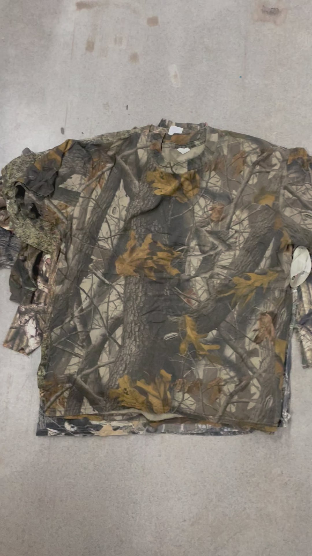 Collection of 100X REALTREE STYLE T-SHIRTS in a gallery layout