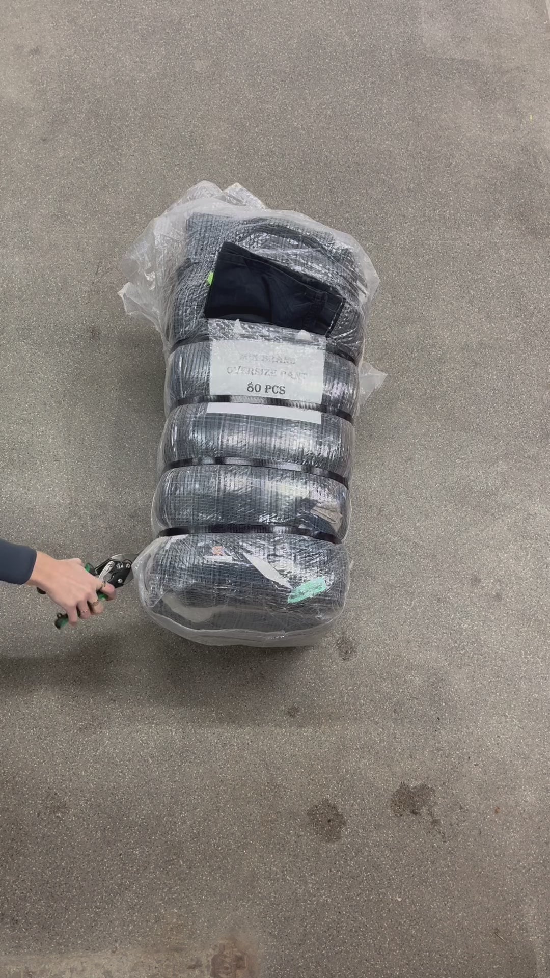 Collection of 40X MIXED BRAND OVERSIZED PANTS in a gallery layout