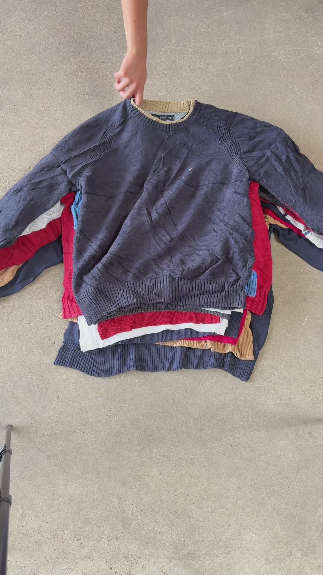 Collection of 40X TOMMY ROUND NECK JUMPERS in a gallery layout