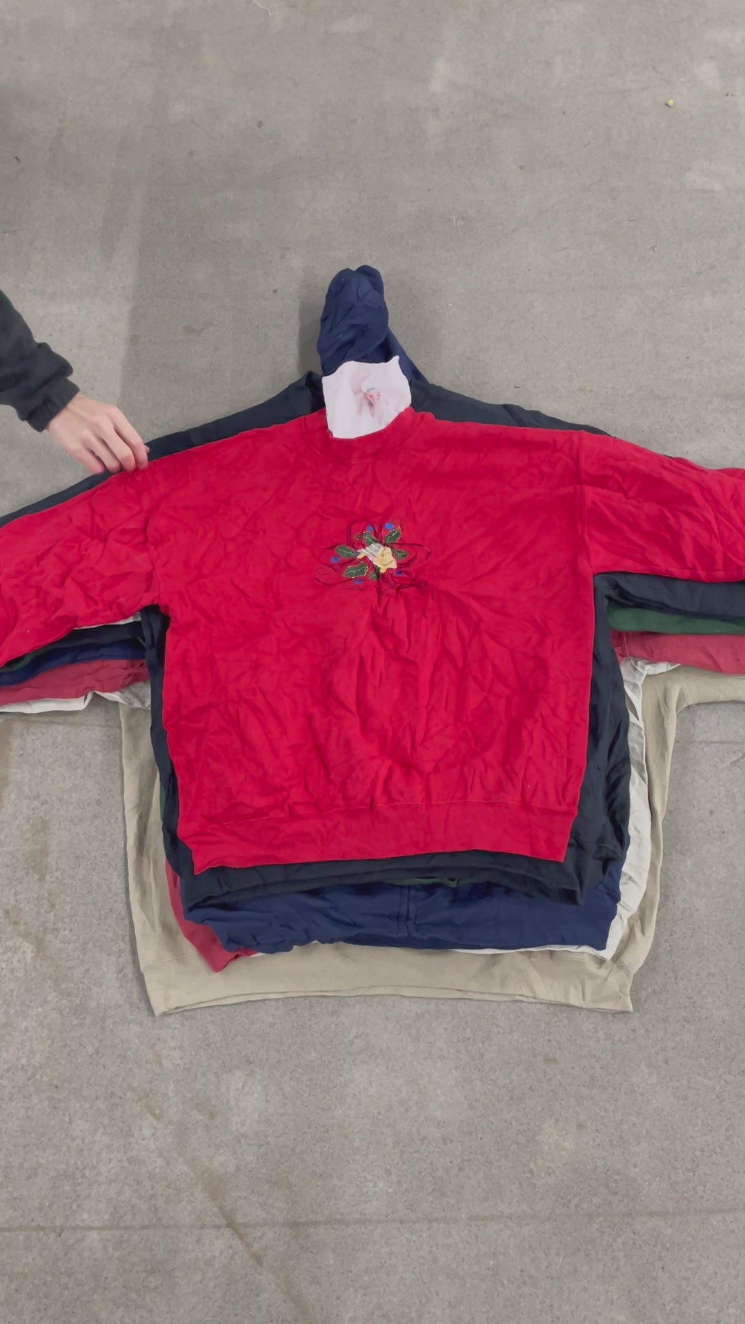 Collection of 50X FRUIT OF THE LOOM SWEATSHIRT in a gallery layout