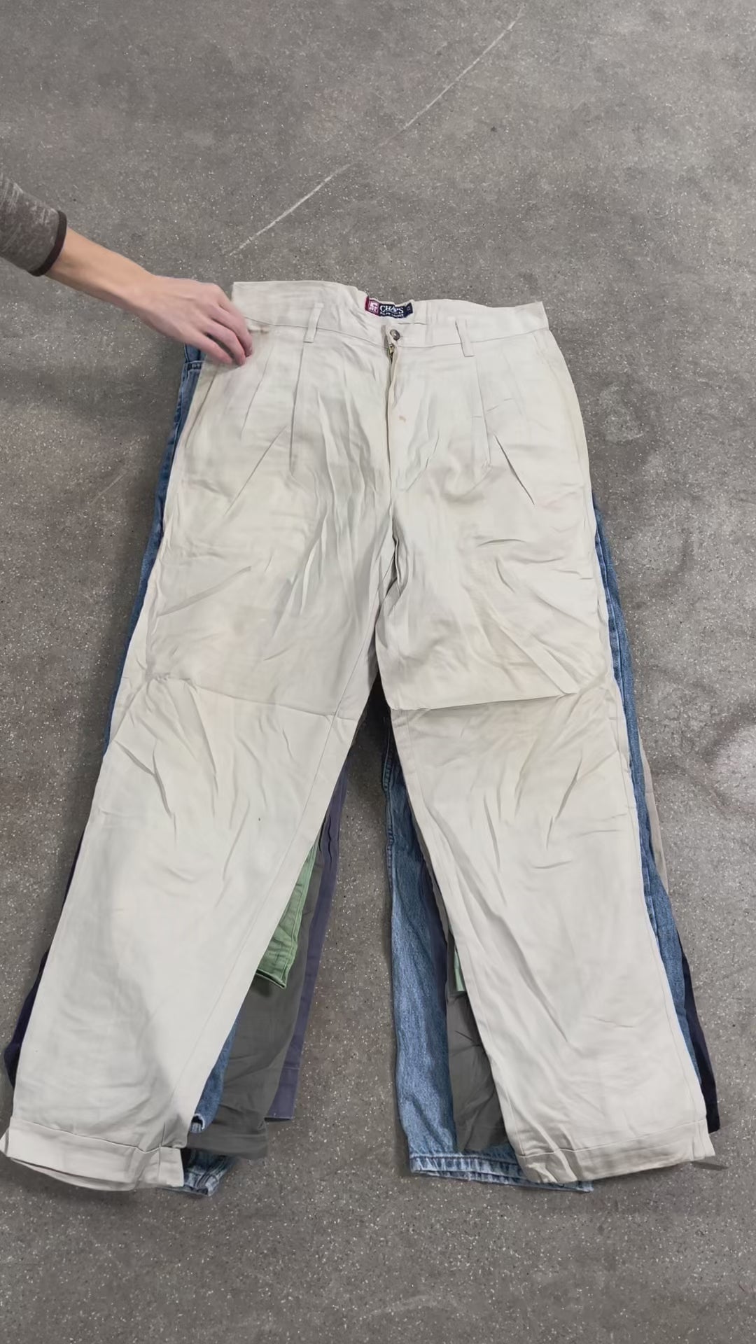 Collection of 25X MIX BRAND PANTS GRADE B in a gallery layout