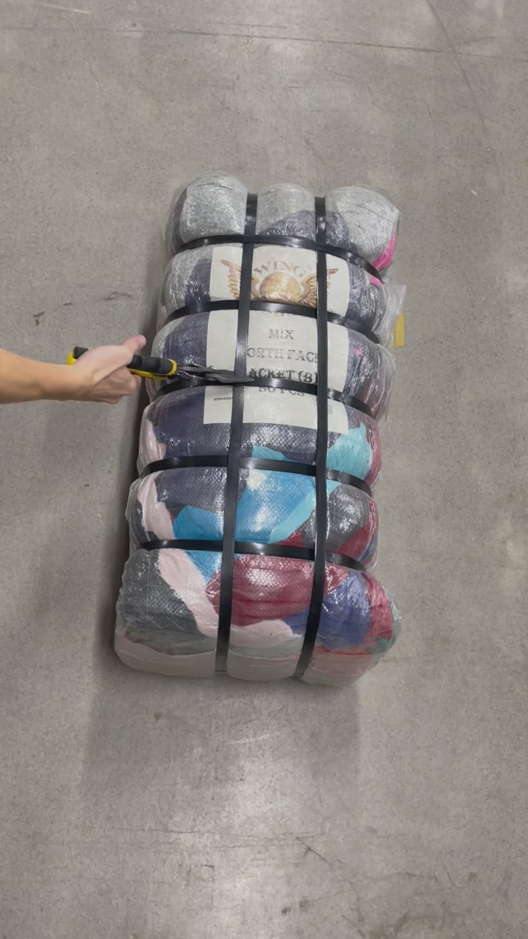 Collection of 30X MIX THE NORTH FACE JACKET GRADE B in a gallery layout