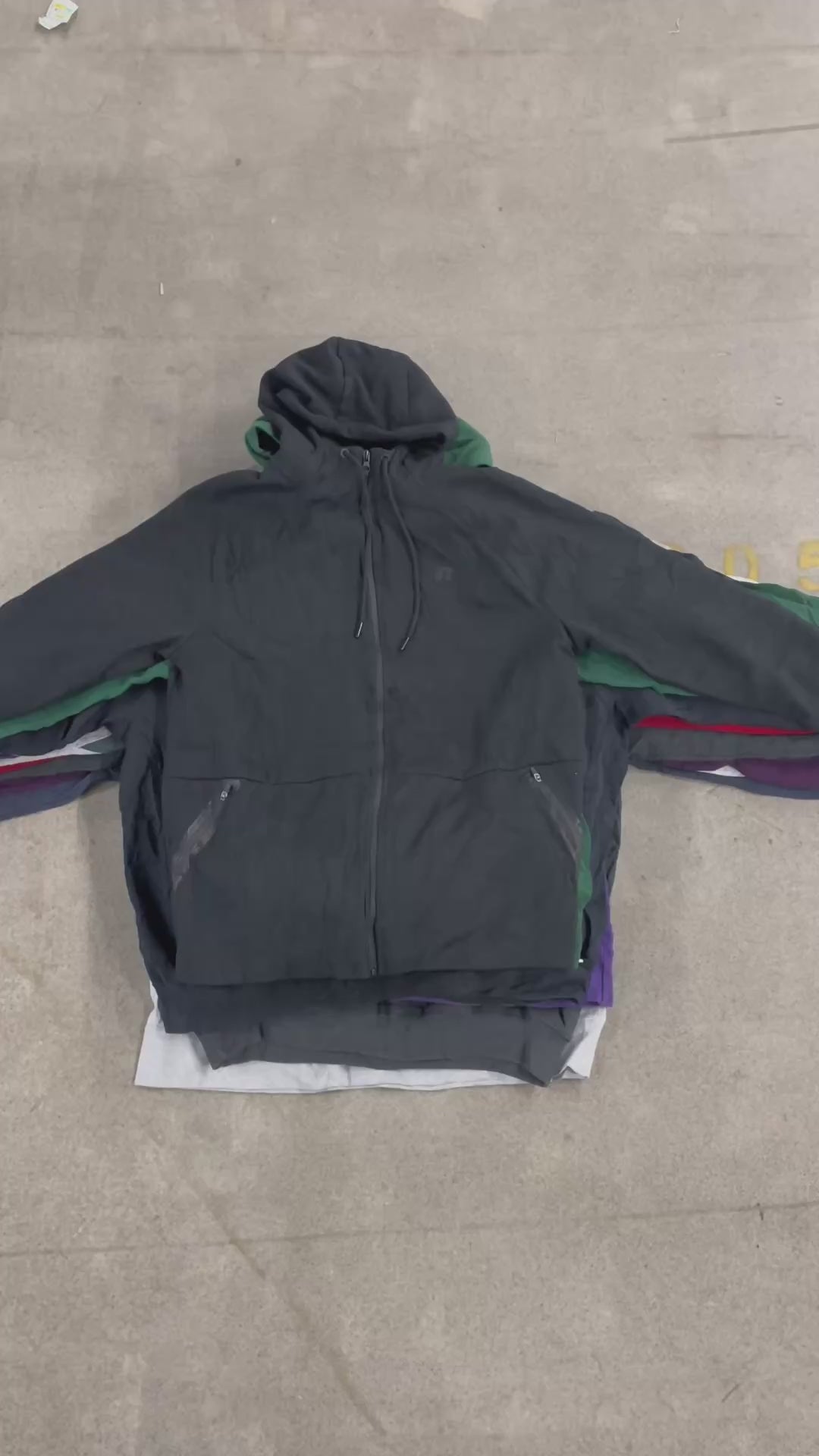 Collection of 25X RUSSELL PLAIN SWEATSHIRTS/HOODIES in a gallery layout