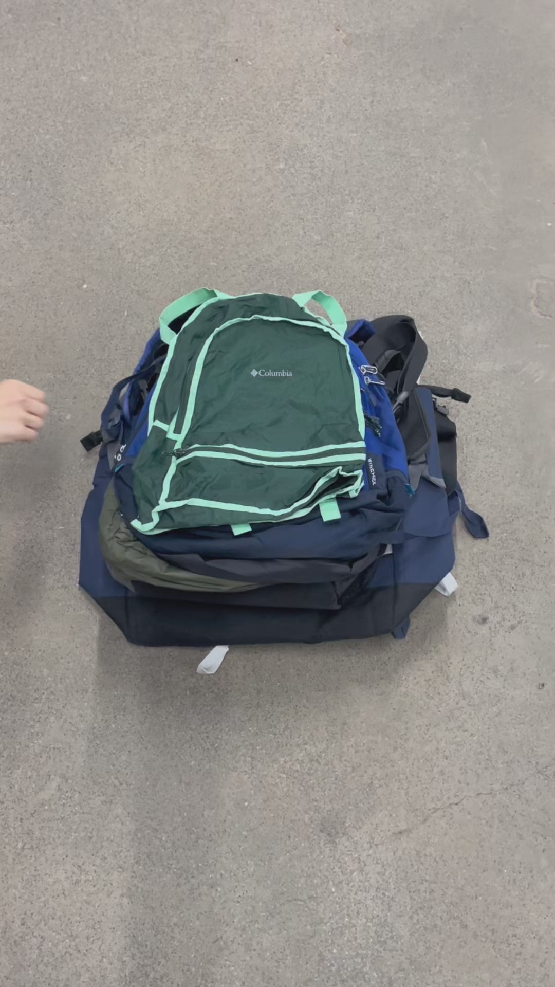 Collection of 15X MIX COLUMBIA BAGS A/B in a gallery layout
