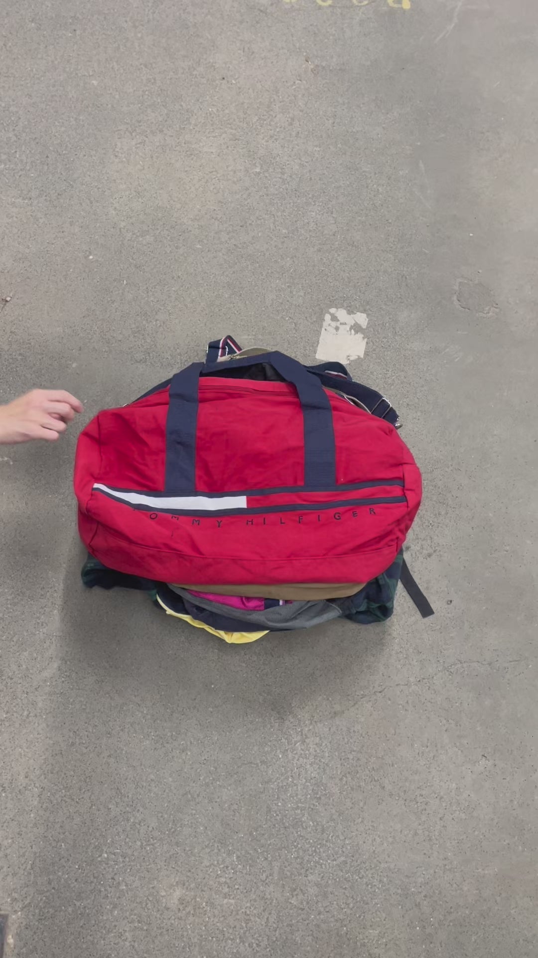 Collection of 15X MIX TOMMY HILFIGER BAGS A/B in a gallery layout