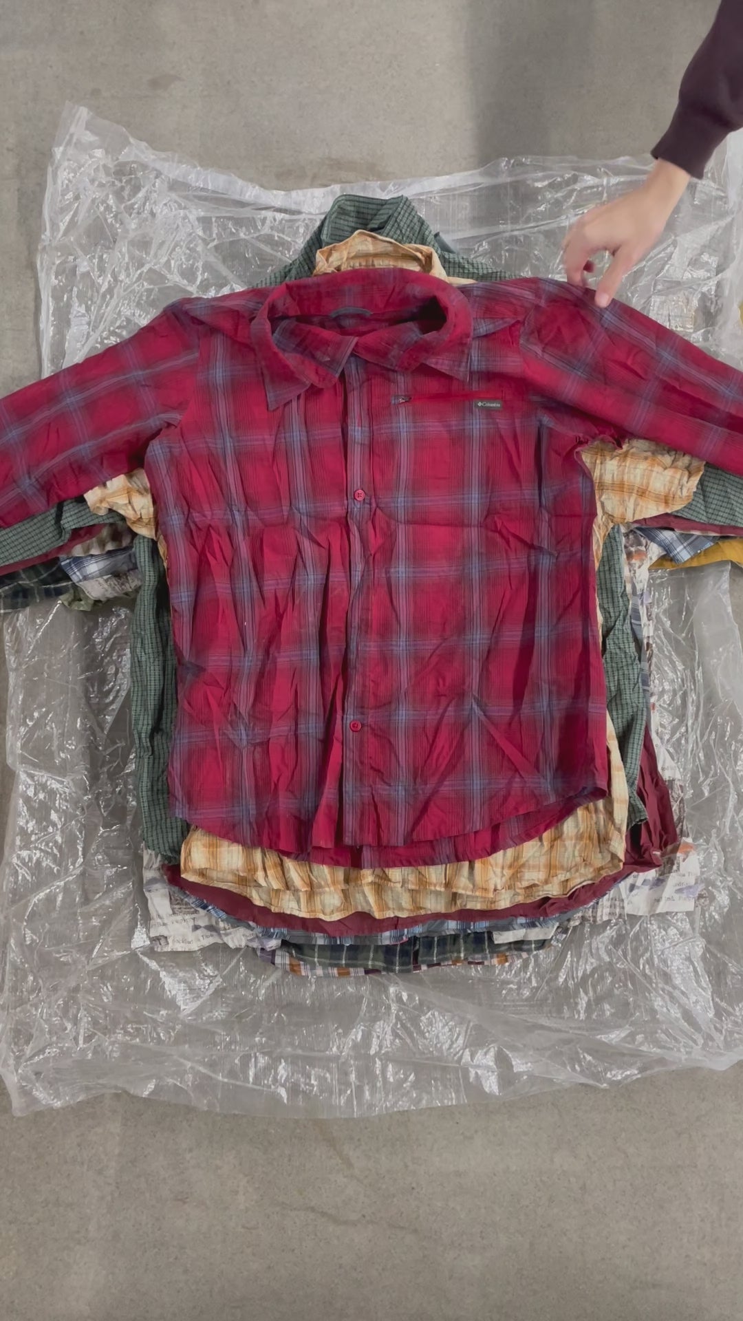 Collection of 100X COLUMBIA SHIRT in a gallery layout