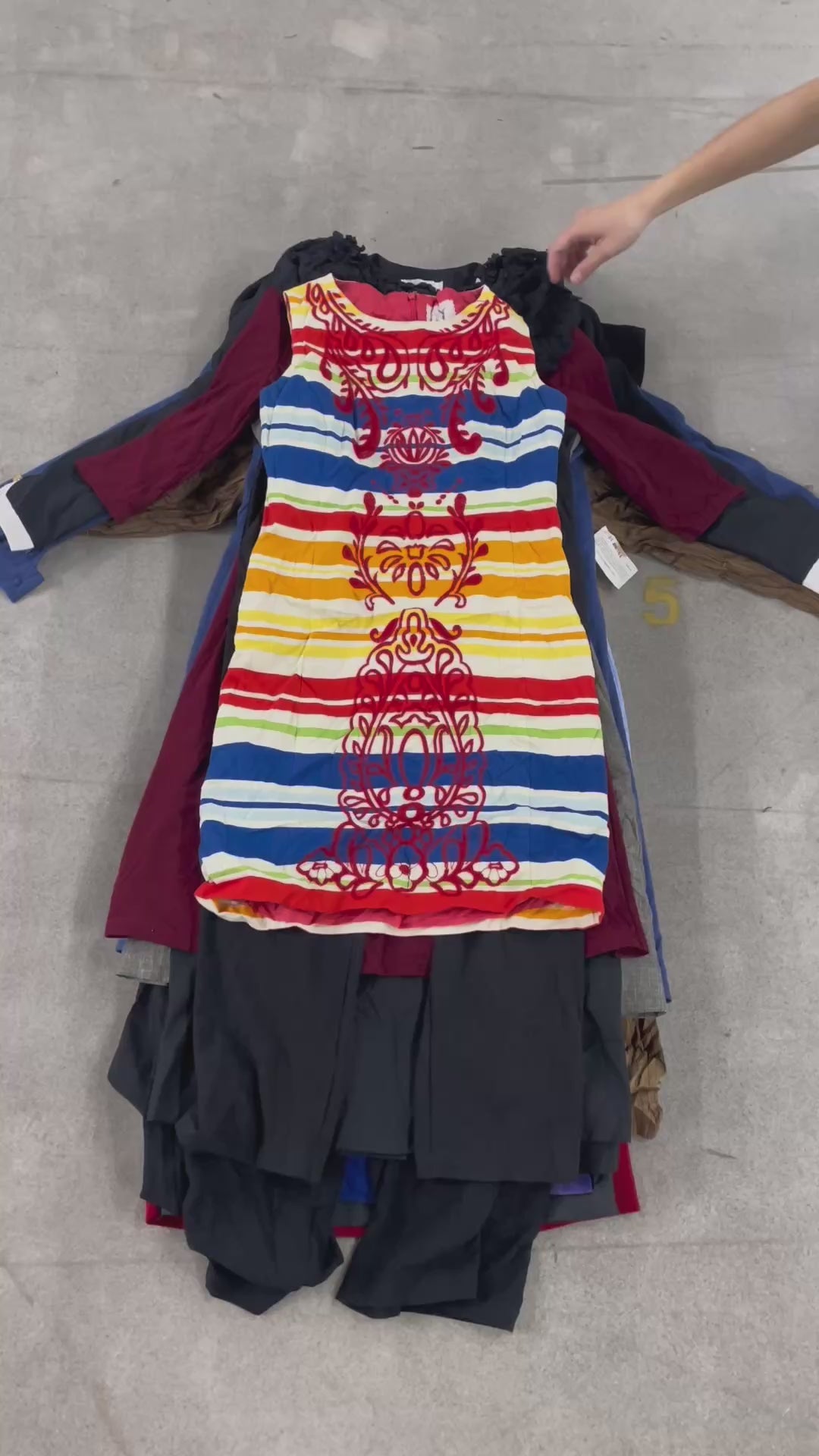 Collection of 25X VINTAGE DRESSES in a gallery layout