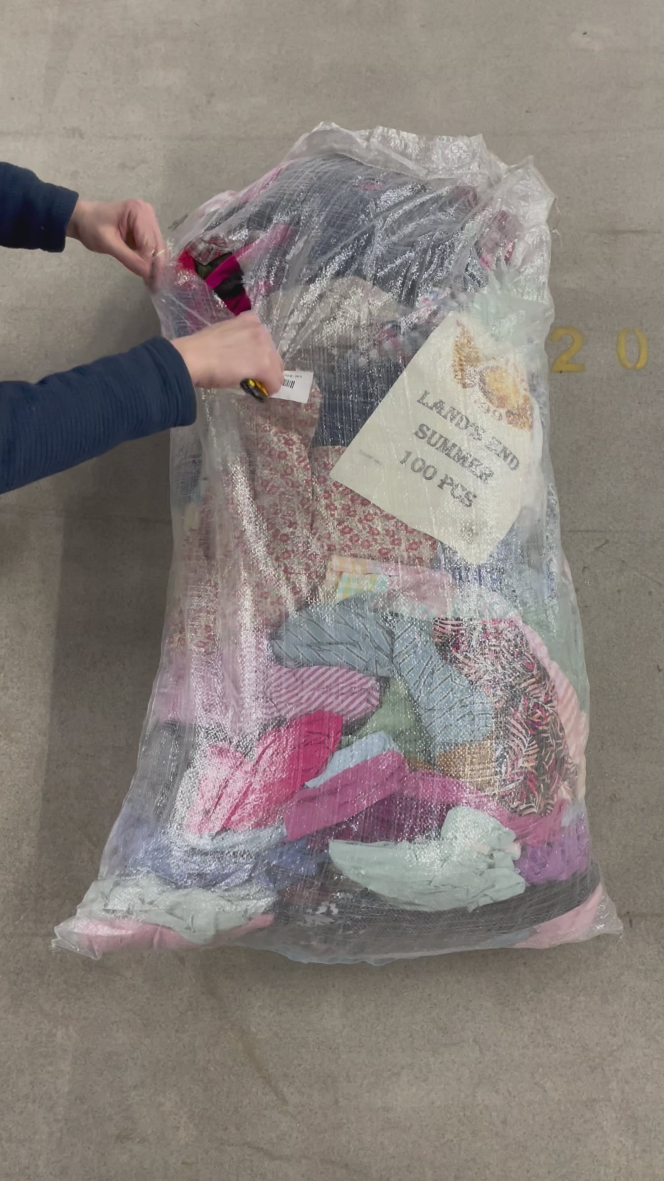 Collection of 50X LANDS END SUMMER MIX in a gallery layout