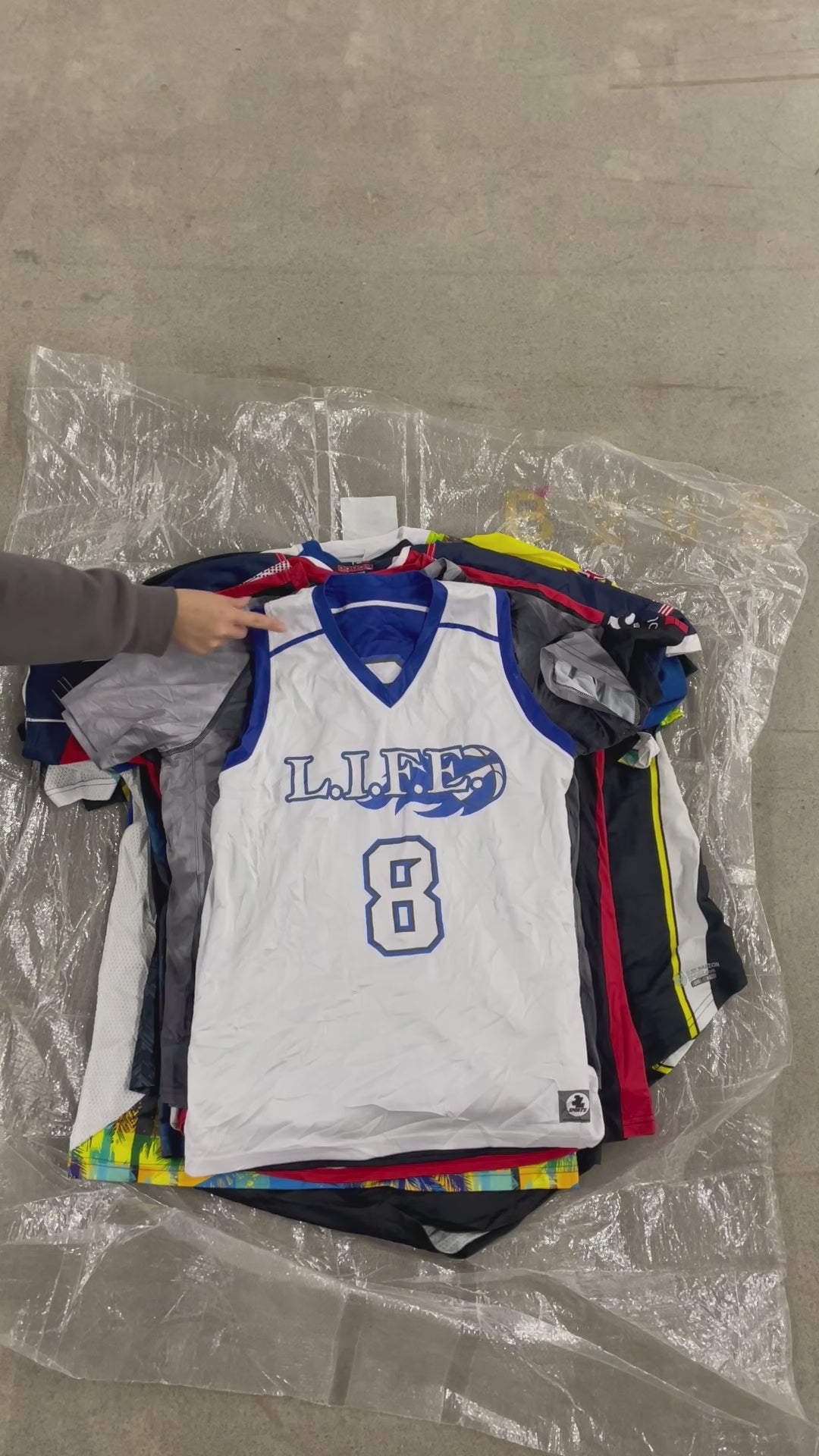 Collection of 100X UNBRANDED SPORT T-SHIRTS in a gallery layout