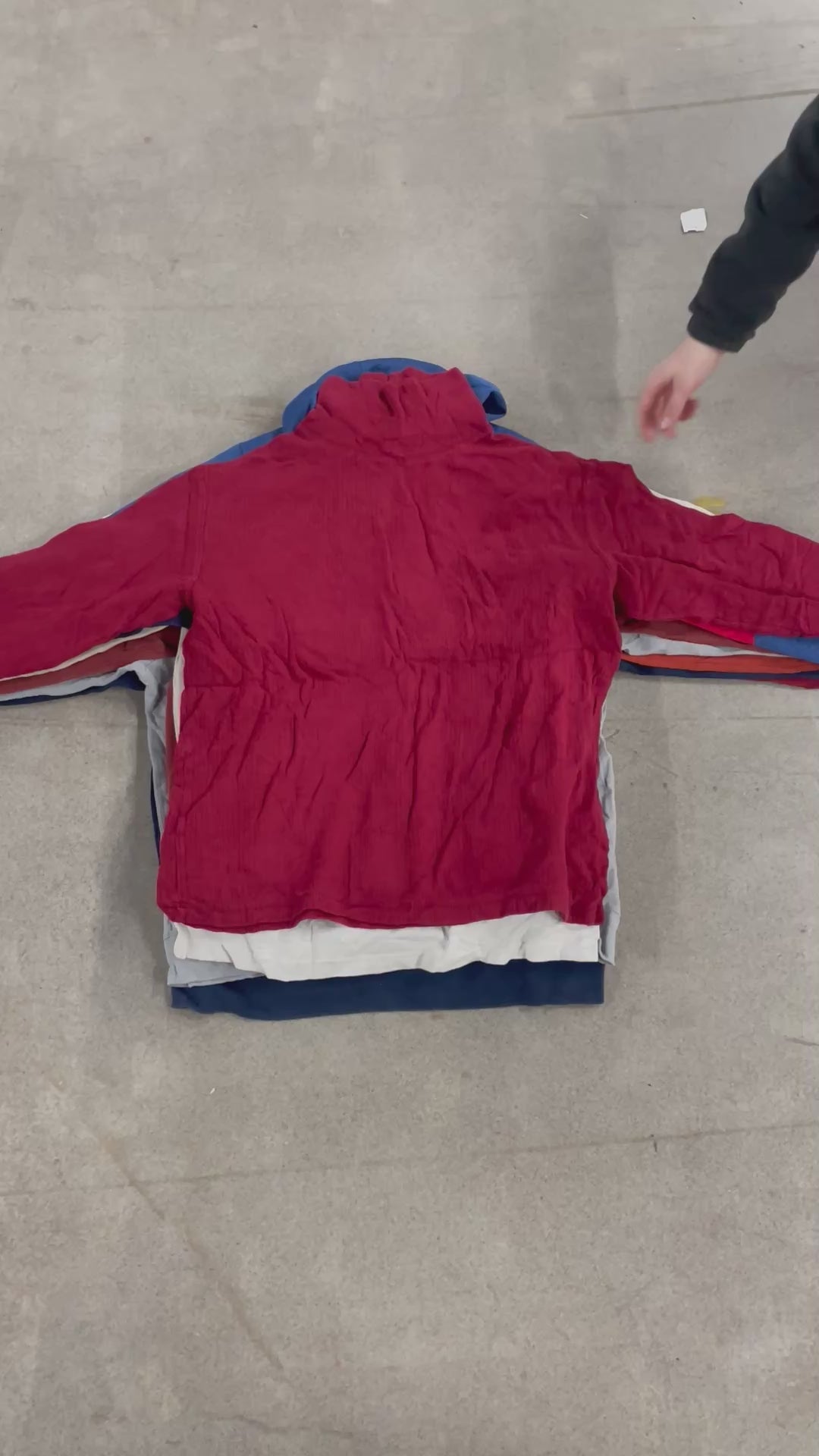 Collection of 25X L.L BEAN/COLUMBIA SWEATSHIRTS HOODIES in a gallery layout