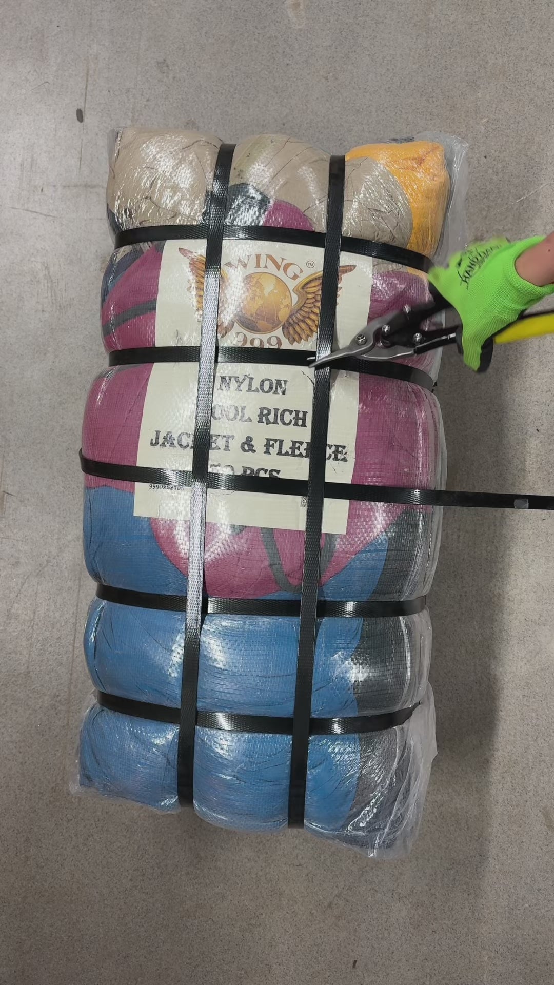 Collection of 50X WOOLRICH JACKET & FLEECE in a gallery layout