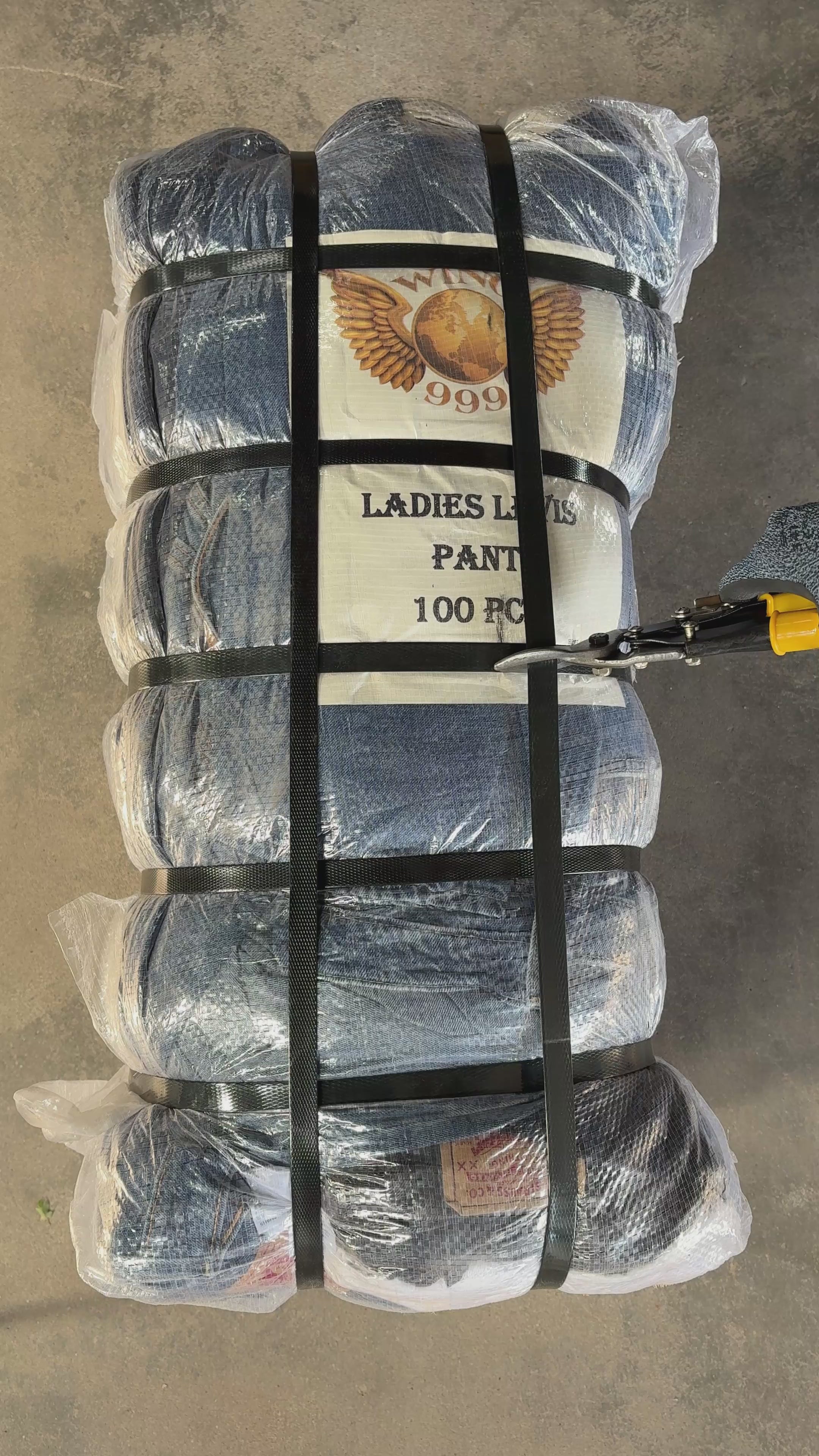 Collection of 40X LADIES LEVIS PANTS in a gallery layout