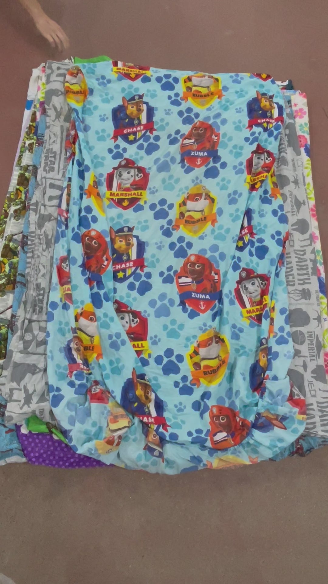 Collection of 25X KIDS BED SHEETS in a gallery layout