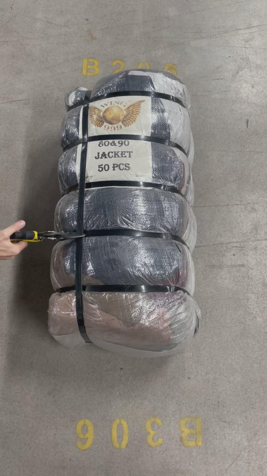 Collection of 25X 80s 90s VINTAGE JACKETS in a gallery layout