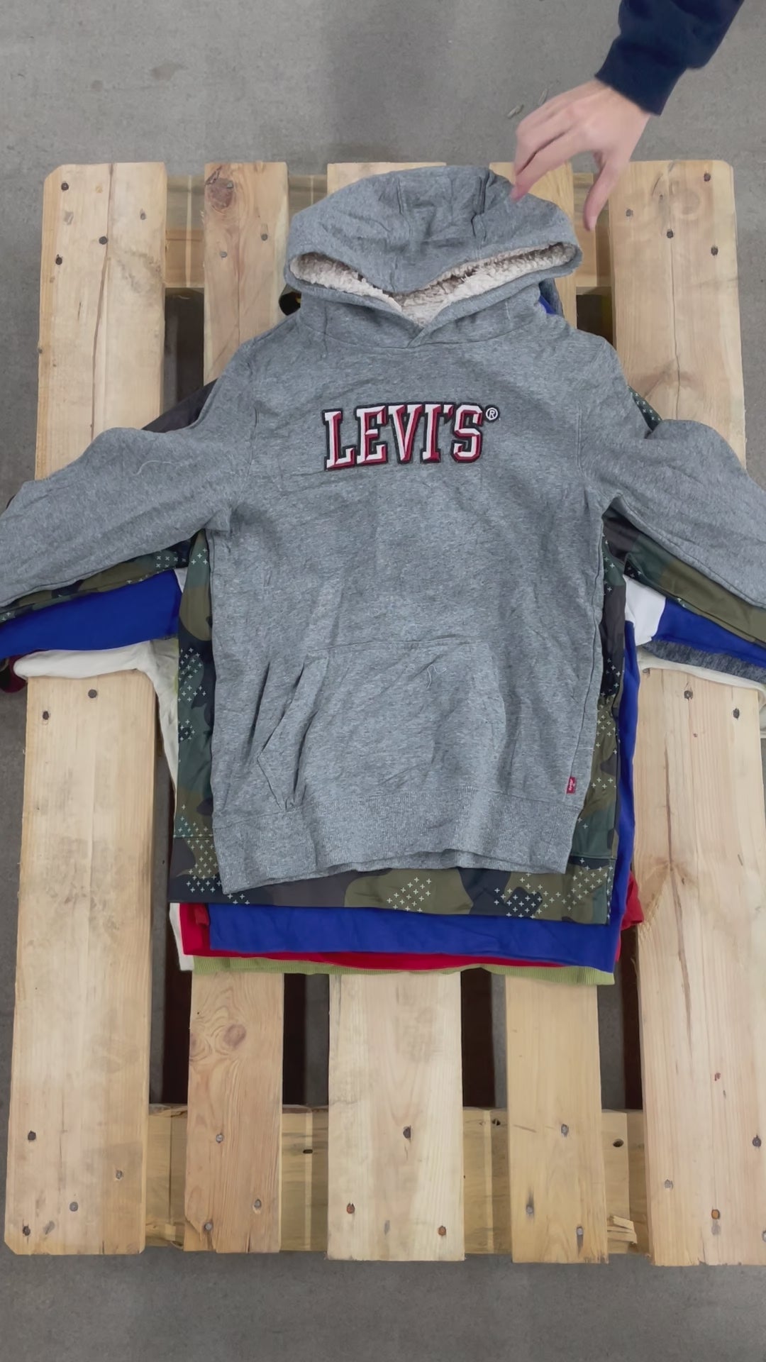 Collection of 20kg X KIDS MIXED BRAND VINTAGE in a gallery layout