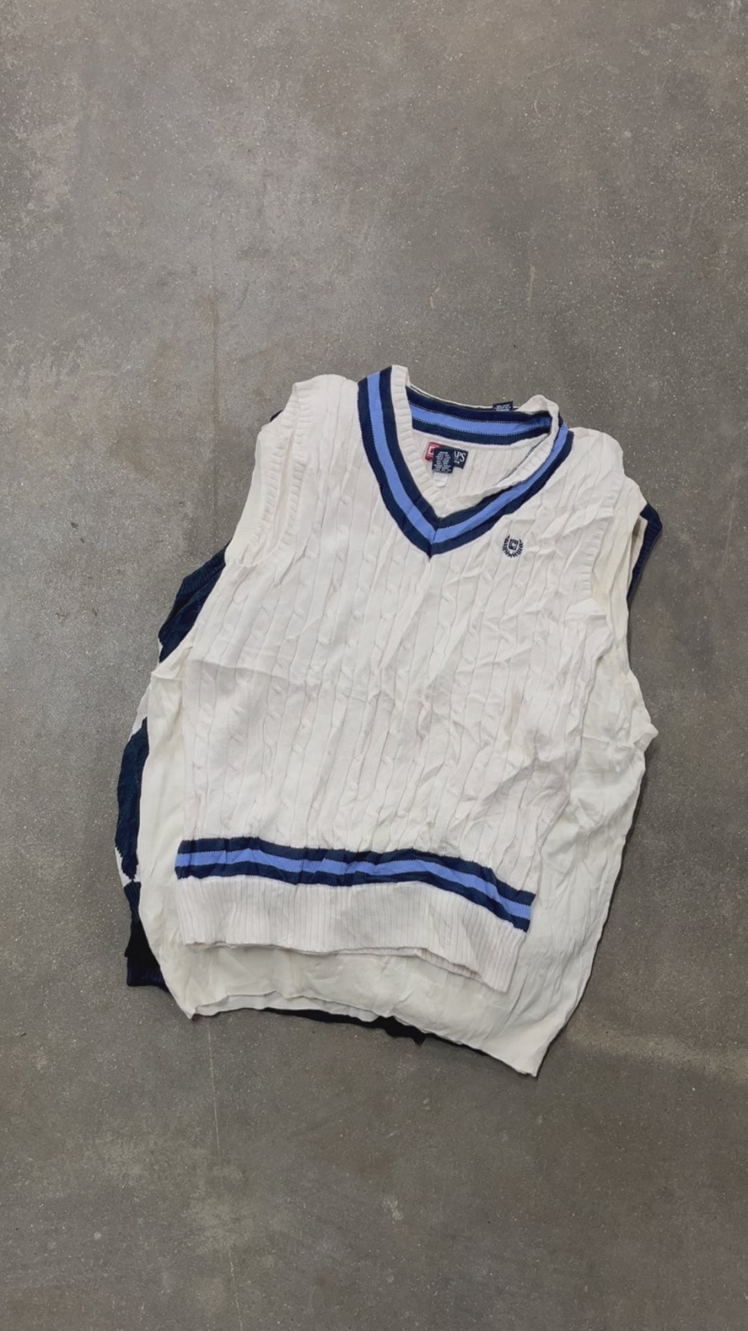 Collection of 25X CHAPS VEST SWEATER in a gallery layout