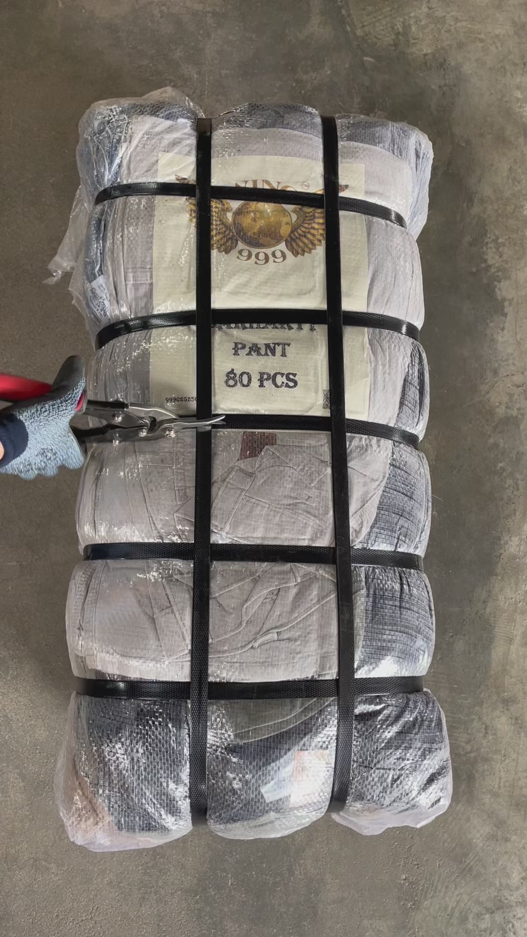 Collection of 40X CARHARTT PANT GRADE A/B in a gallery layout