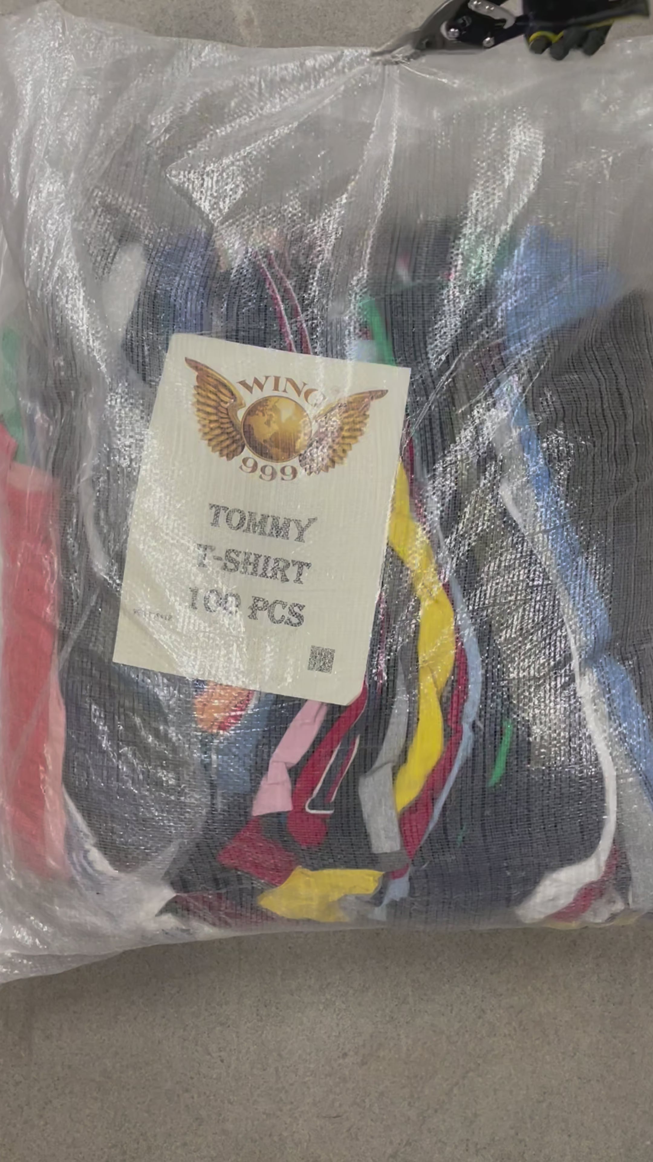 Collection of 50X TOMMY HILFIGER T-SHIRT in a gallery layout