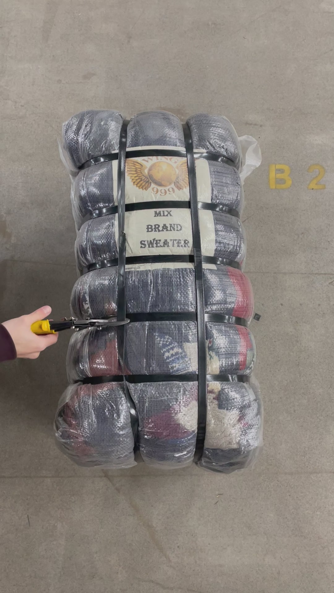 Collection of 50X MIX BRAND SWEATER in a gallery layout